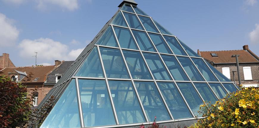 pyramide de verre